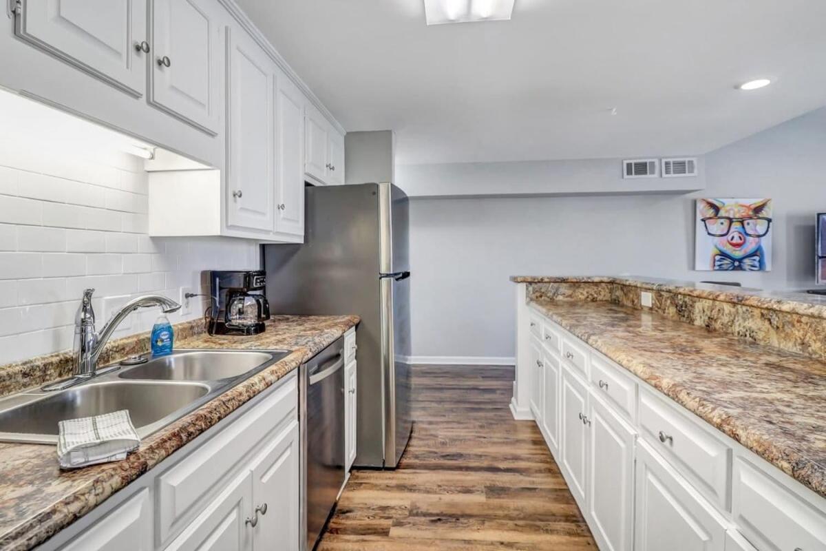 Апартаменти Eagle'S Landing Loft-Downtown Above Bull & Barrel Стейтсборо Екстер'єр фото